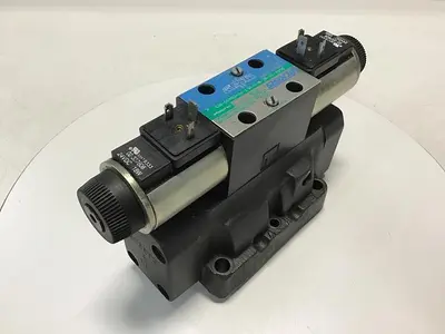USED VICKERS DG4V-3S-6C-M-U-HL7-60-EN490-B13