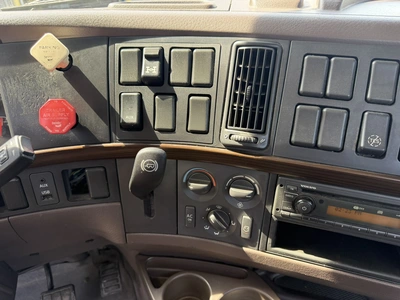 Used 2013 VOLVO VNL Conventional trucks Indiana US | Miedema Asset Management Group #1414619