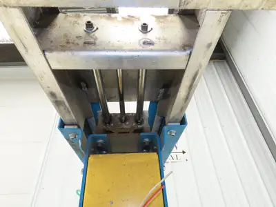 Hytrol Conveyor Pneumatic Box Pusher Sorter 8" Stroke 4x16" Kicker Plate