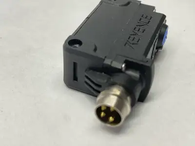 PZ-G51CPR | Keyence  Photoelectric Sensor Square Transmissive Receiver M8 4-Pin - Used