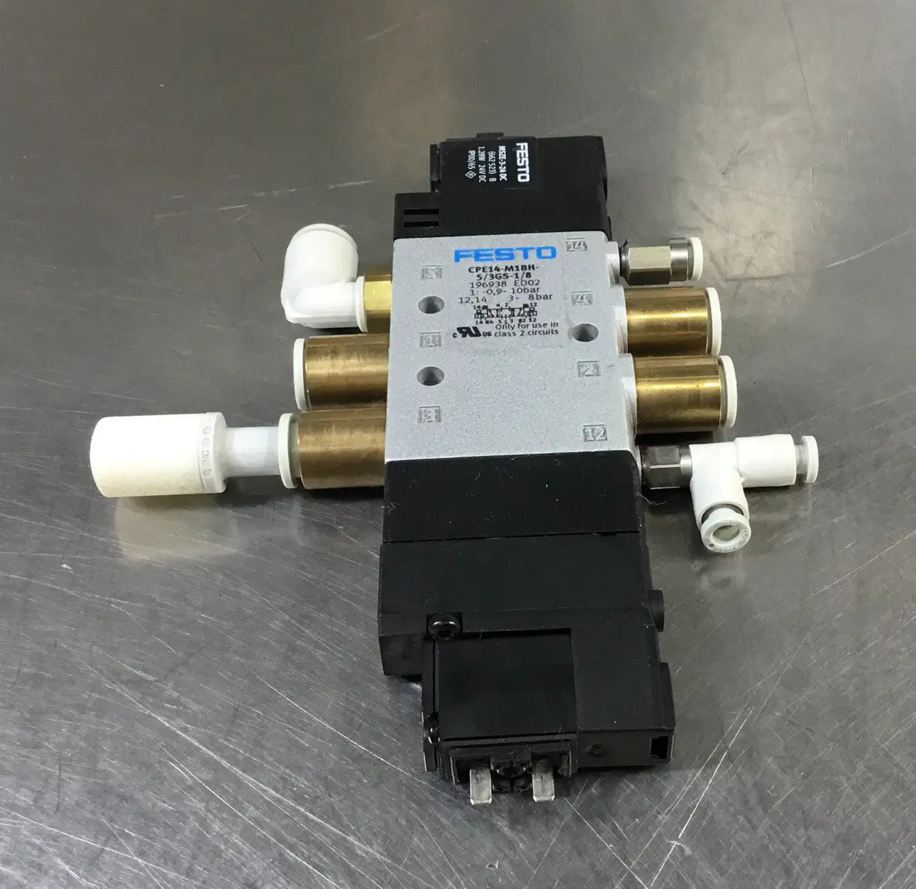 FESTO CPE14-M1BH-5/3GS-1/8 196938 Solenoid Valve + (2) 663523 Coils 24VDC 6B