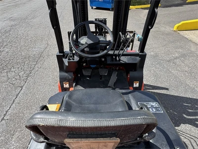 Used 2015 UNILEV UT25P Liquid Propane Forklifts Oregon US | MachineryMax #1341178