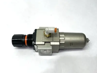 USED SMC PNEUMATIC FILTER REGULATOR 1/4" PORTS