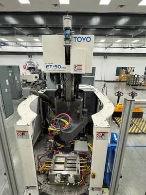 2004 TOYO ET-90VR2 VERTICAL Injection Molding Horizontal/Vertical | Machinery Network (2)