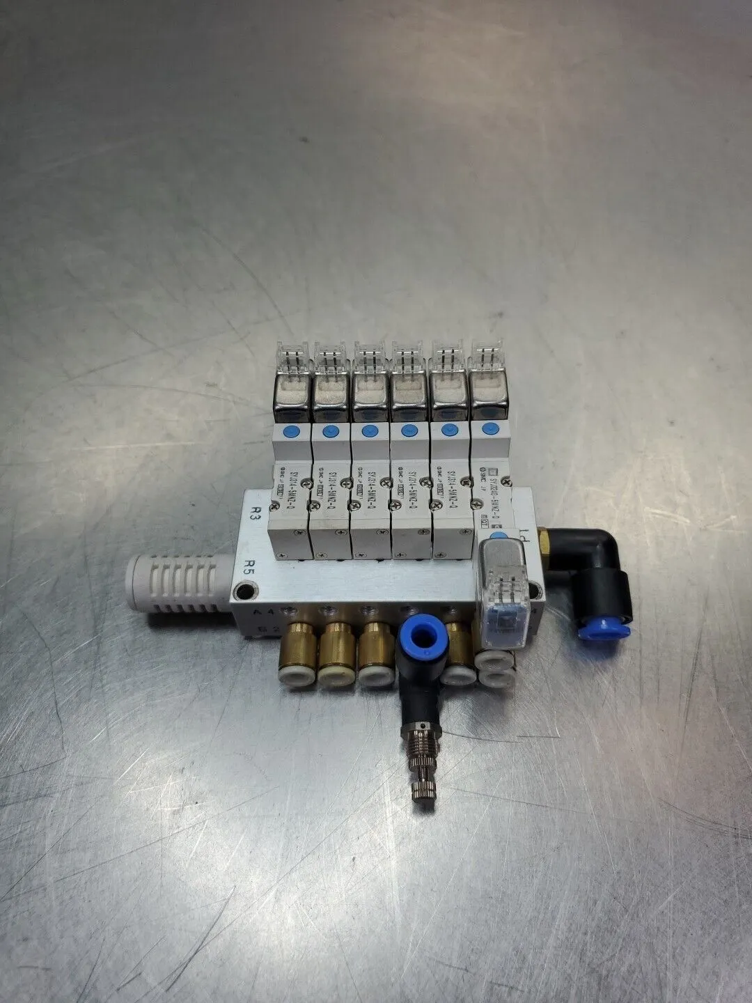 SMC (1)SYJ3240-5MNZ-Q/(5)SYJ314-5MNZ-Q Solenoid Valve Manifold. 6D-2