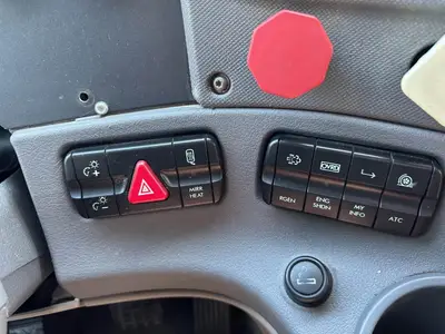 USED 2013 FREIGHTLINER CASCADIA 125