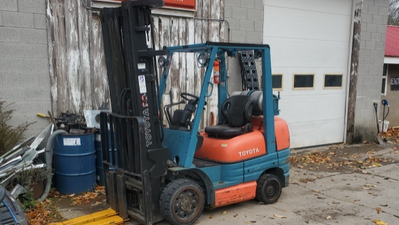 USED 2000 Toyota 42-6FGCU30