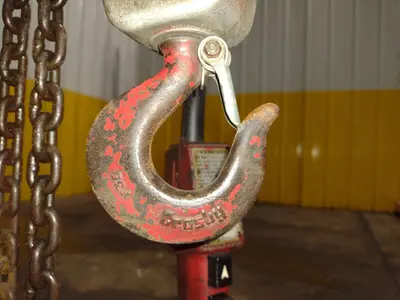 2 TON DAYTON HOIST: STOCK #22475