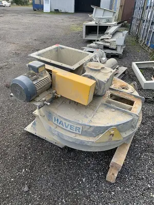 HAVER & BOECKER  6 Nozzle Bagging plant