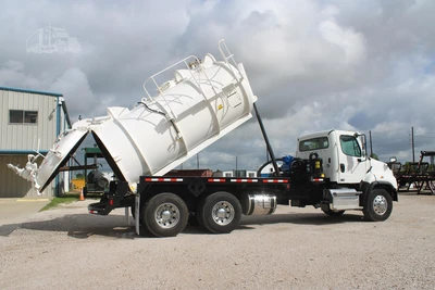 Used 2018 FREIGHTLINER 114SD Septic/Sewer/Vacuum Trucks Texas US | Roll Off Truck World #1491812