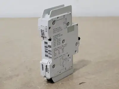 NEW SCHNEIDER ELECTRIC M9F42115