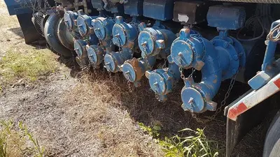 USED 1997 PEERLESS BAKER HUGHES HYDRA FRAC BLENDER TRAILER