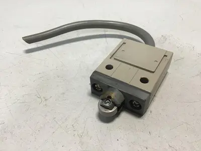 USED OMRON D4C-9049