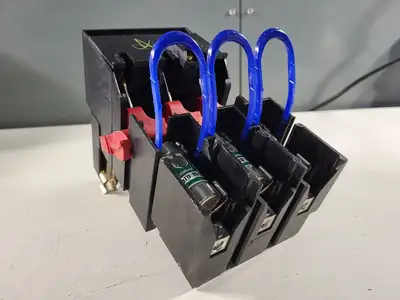 Disconnect Switch w/ 3 Times 15 Amp Fuse JTD15ID