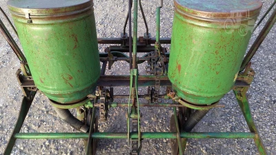 USED JOHN DEERE 246