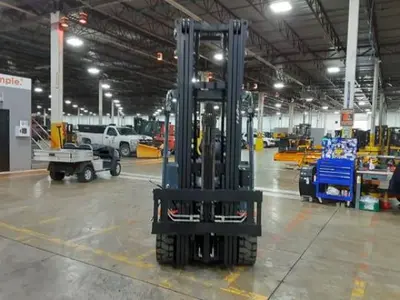 USED 2018 TOYOTA 05-8FBM35T