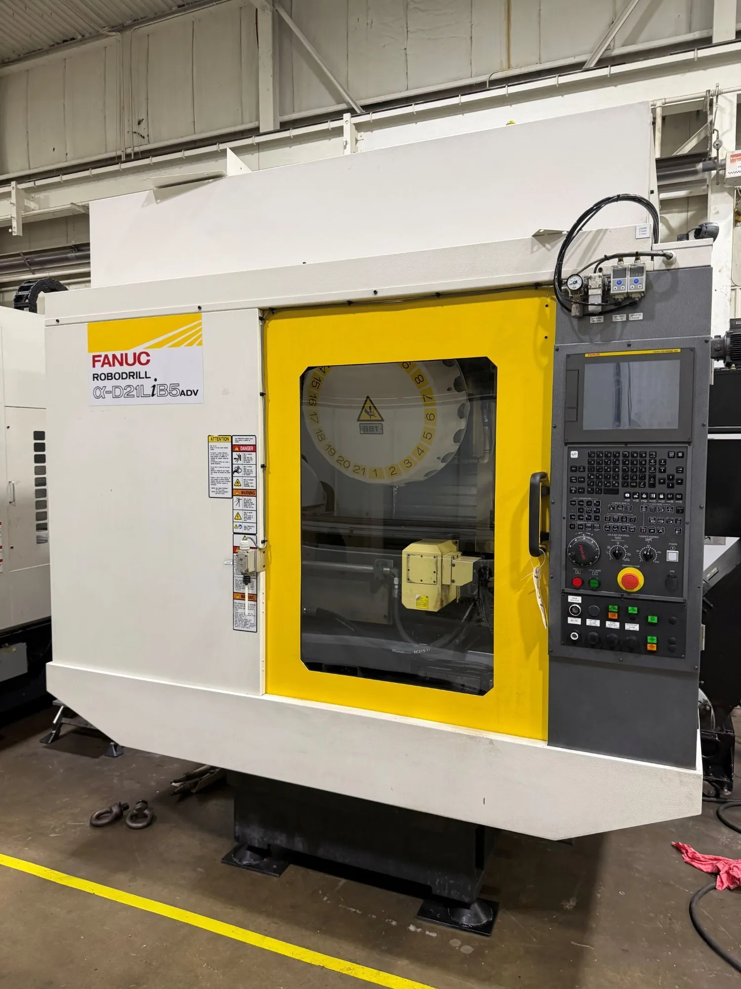 2020 FANUC ROBODRILL ALPHA D21LIB5 ADV 4-AXIS CNC DRILL TAP VERT MACH CENTER