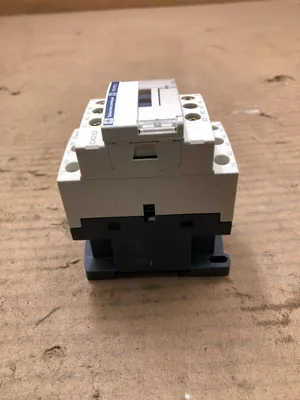 USED TELEMECANIQUE / SCHNEIDER ELECTRIC CAD32G7