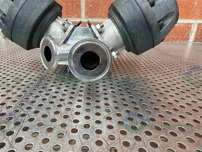 USED 2 ITT PURE FLO ADVANTAGE 4 - WAY DIAPHRAGM VALVE W/ 1" SANITARY FITTING