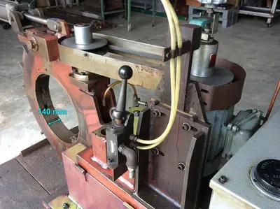 USED LATHE ATTACHMENT FOR REWORKING CRANKSHAFTS
