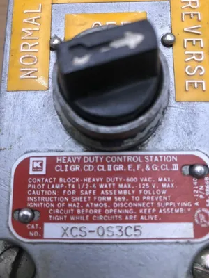 Killark XCS-0S3C5 Ex-Proof Enclosed 3-Postion Selector Control Switch 600VAC