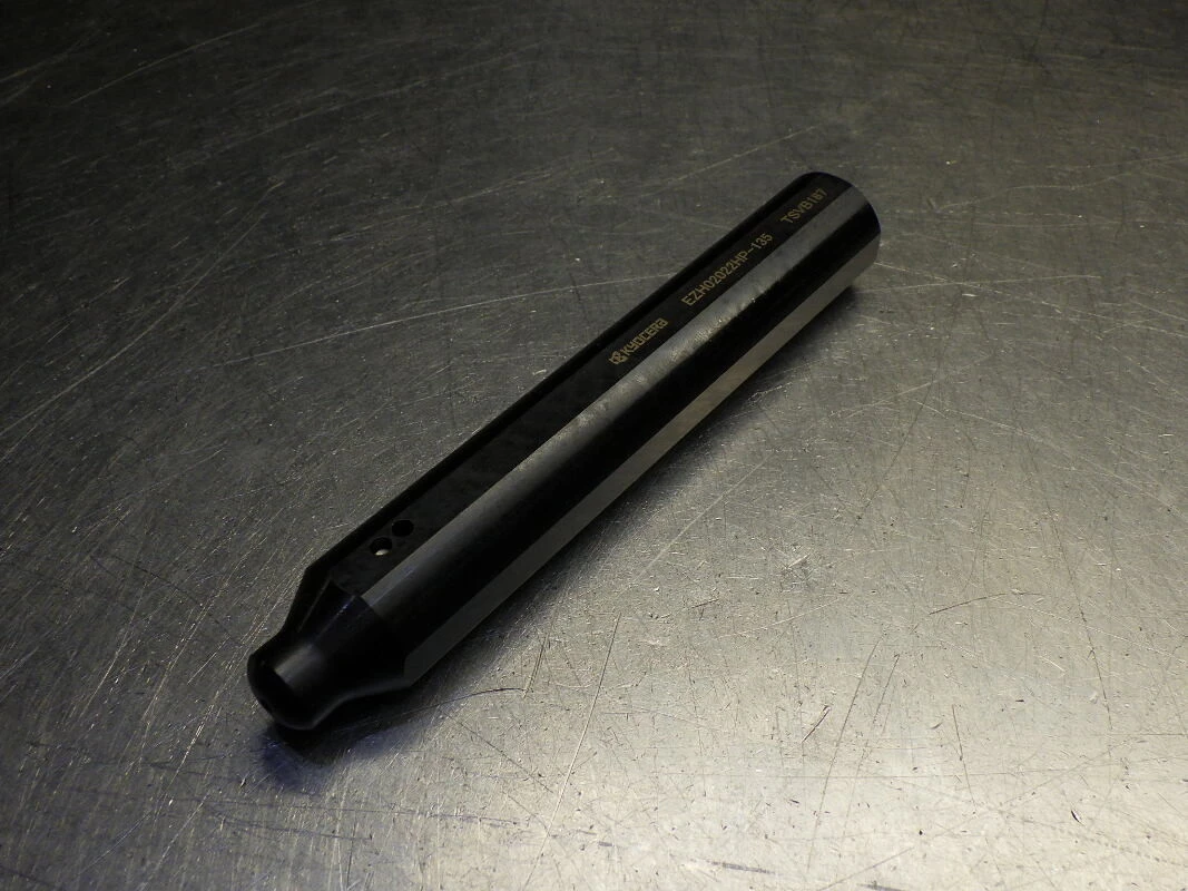 Kyocera 2mm Coolant Thru Adjustable Boring Bar Sleeve EZH02022HP-135 (LOC3309)