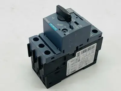 3RV2011-1DA10 | Siemens  SIRIUS Circuit Breaker 3-Pole Class 10  2.2-3.2A 42A - New Other