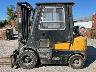 Used 2002 TCM 2K Internal Combustion Forklifts: Pneumatic Tire Indiana US | Aucto #1307977