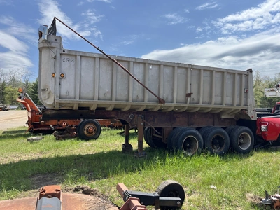 USED 1963 FRUEHAUF 21' TRI-AXLE