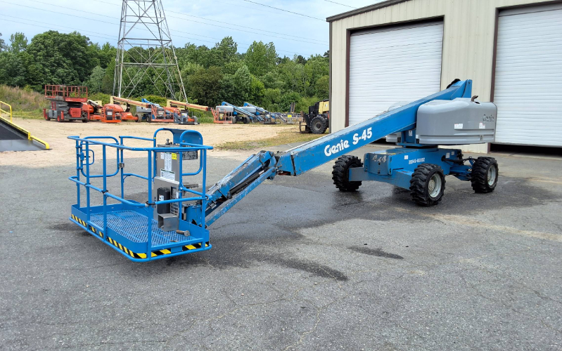 USED 2017 Genie S-45