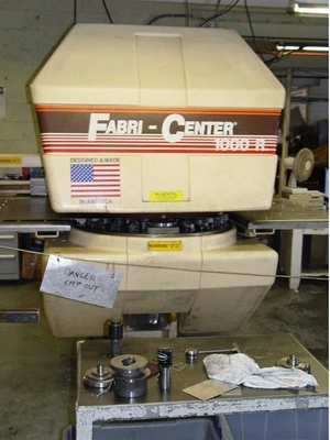 USED 1992 STRIPPIT FABRI-CENTER