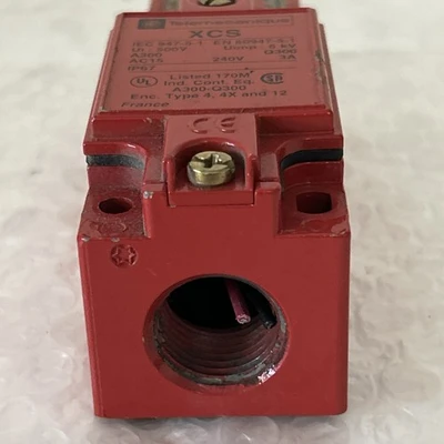 USED Telemecanique XCSA503