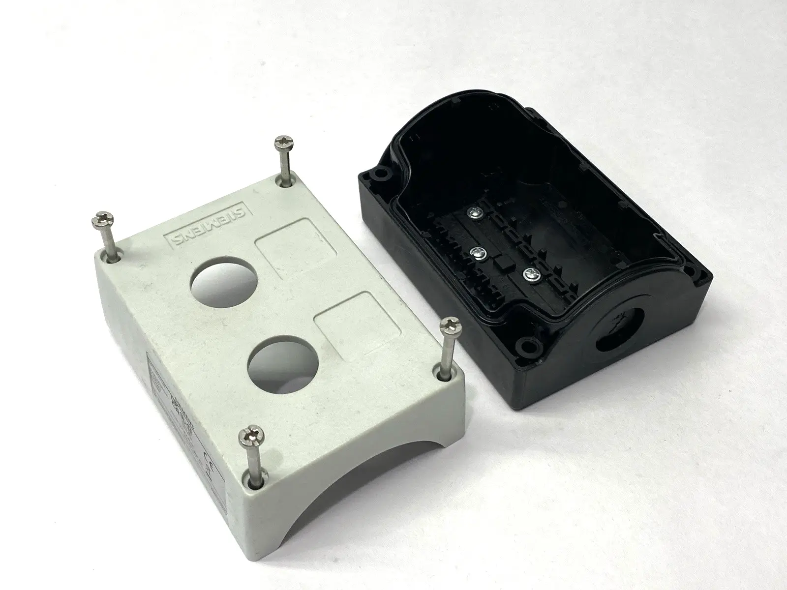 New | in-Stock SIEMENS 3SU1802-0AA00-0AB1 Electrical Boxes | Maverick Industrial Sales #1119890