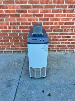 USED FLUKE CALIBRATION HART SCIENTIFIC 6331 DEEP-WELL COMPACT BATH  300°C, 4.2 GAL