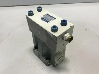 USED YUKEN 8B1136-D24-1002