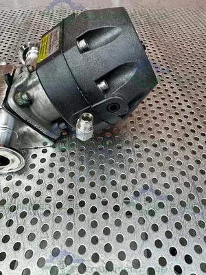 USED 2 ITT PURE FLO ADVANTAGE 3 - WAY DIAPHRAGM VALVE W/ 1" SANITARY FITTING