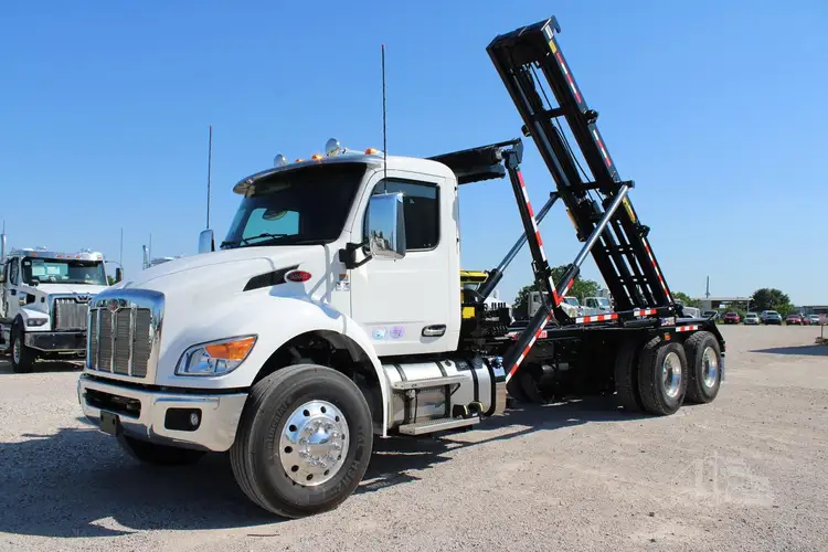 New | in-Stock 2027 PETERBILT 548 Rolloff Trucks Texas US | Roll Off Truck World #1492014