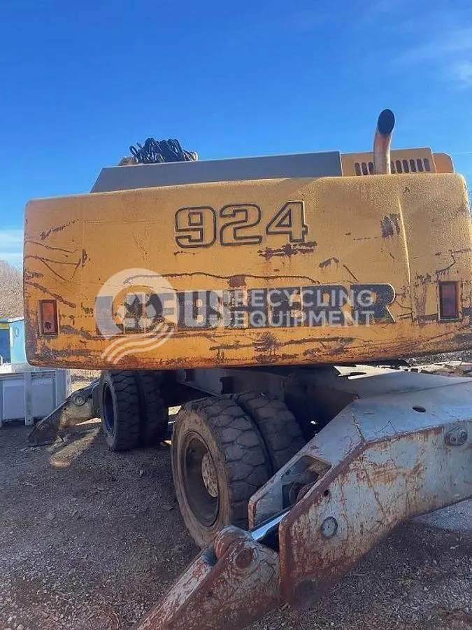 Used LIEBHERR 924 EXCAVATOR WITH LABOUNTY SHEAR Wheel Excavators Missouri US | US Recycling Equipment #1496248