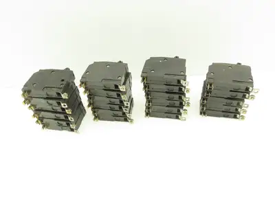 Square D QOB120  20 Amp Circuit Breaker 1-Pole 20A Bolt-On 120/240V  Lot of 23