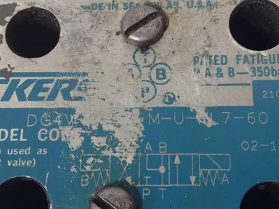 USED VICKERS DG4V-3-6C-M-U-HL7-60