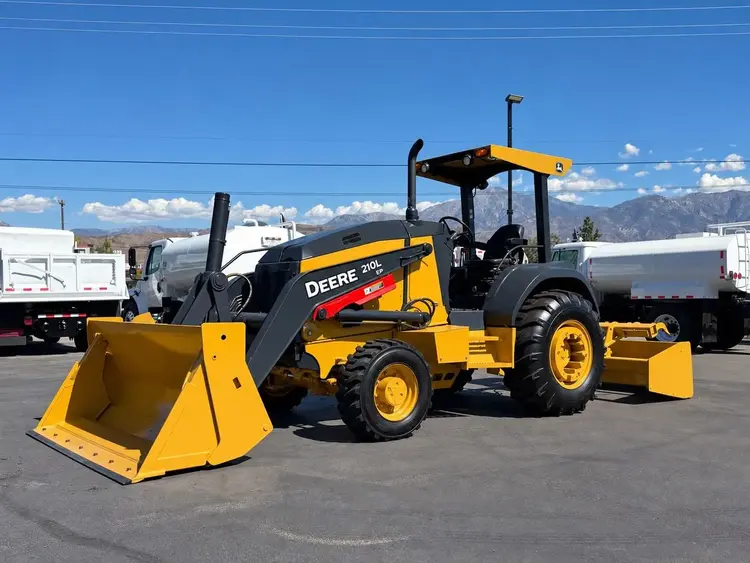 Used 2018 JOHN DEERE 210LEP Skid Loaders California US | Lillo Machinery #1543416