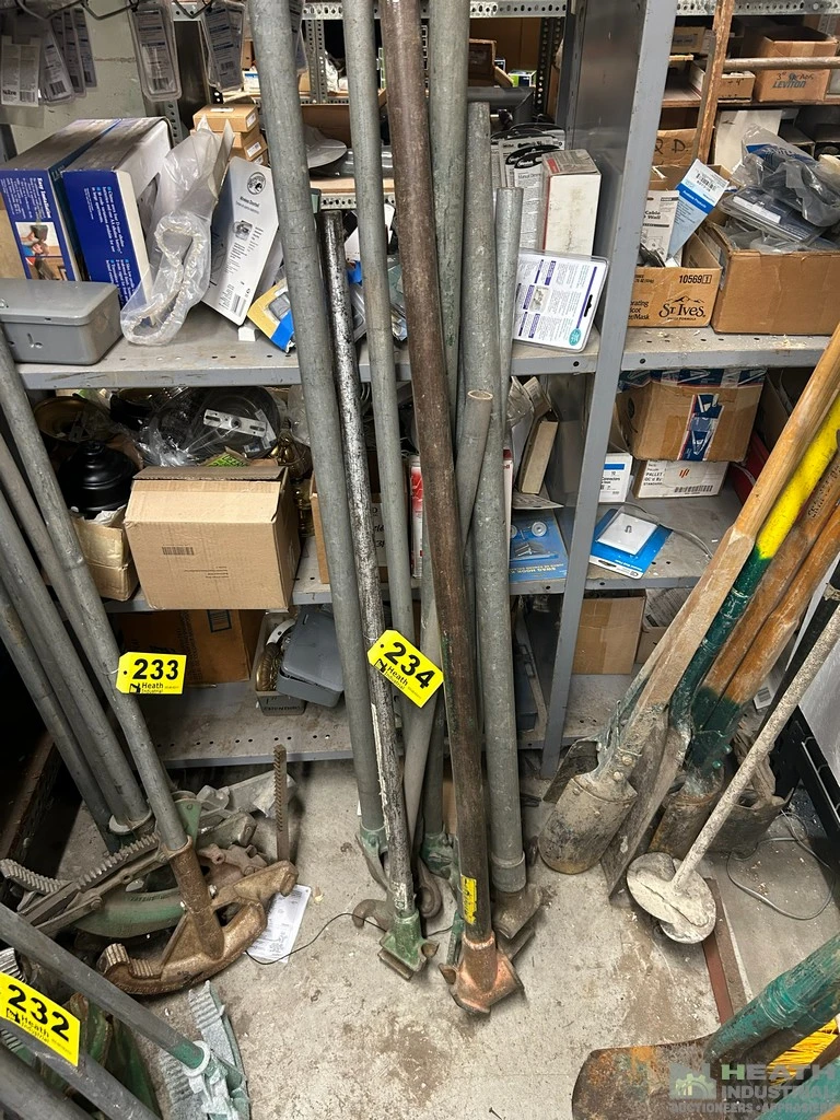 Used _UNKNOWN_ LRG QTY OF ASSORTED MANUAL EMT BENDERS Hand Benders Illinois US | Heath Industrial Auction Services #1379701