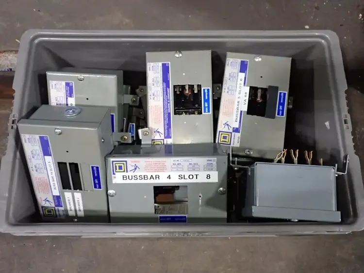 Used SQUARE D PINQO Bus Bars & Plugs | HGR 24 #733988