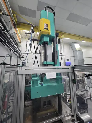 2014 ARBURG 520V-1600-800 VERTICAL CLAMP Injection Molding Horizontal/Vertical | Machinery Network (2)