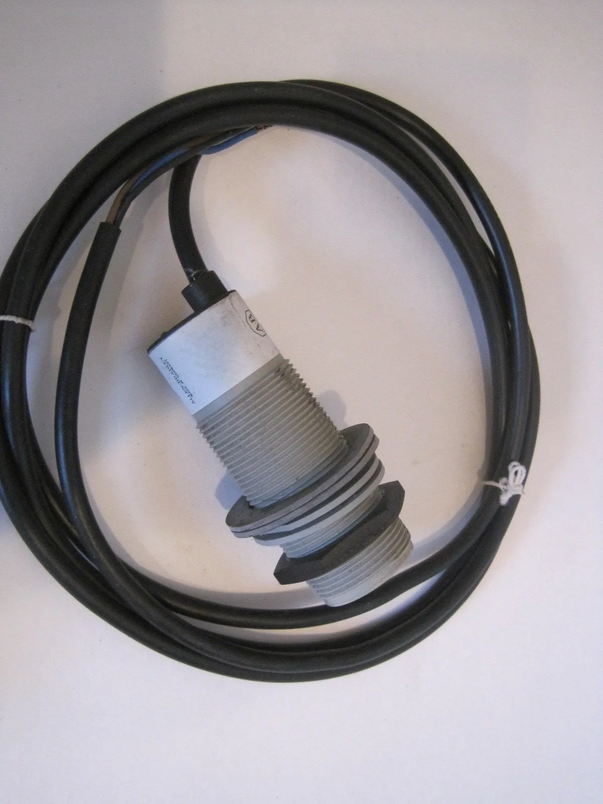 NEW ALLEN BRADLEY 871C-N15R30 PROXIMITY SENSOR 871CN15R30