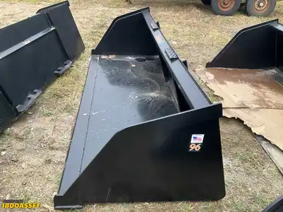 New Tomahawk 96” snow/mulch skid steer bucket, welded on high carbon cutting edge, skid steer...