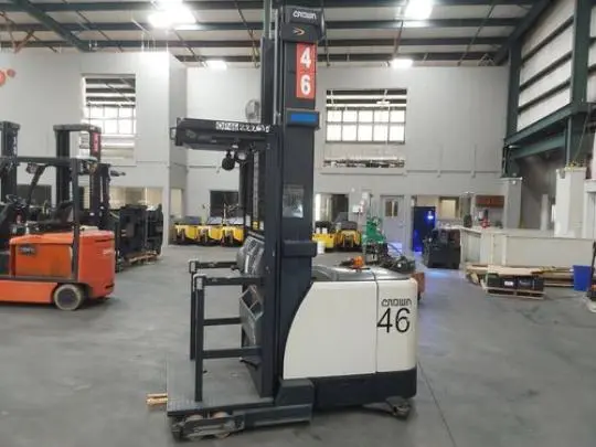 Used 2018 CROWN SP4050-30 Order Pickers | Russell Equipment #724702