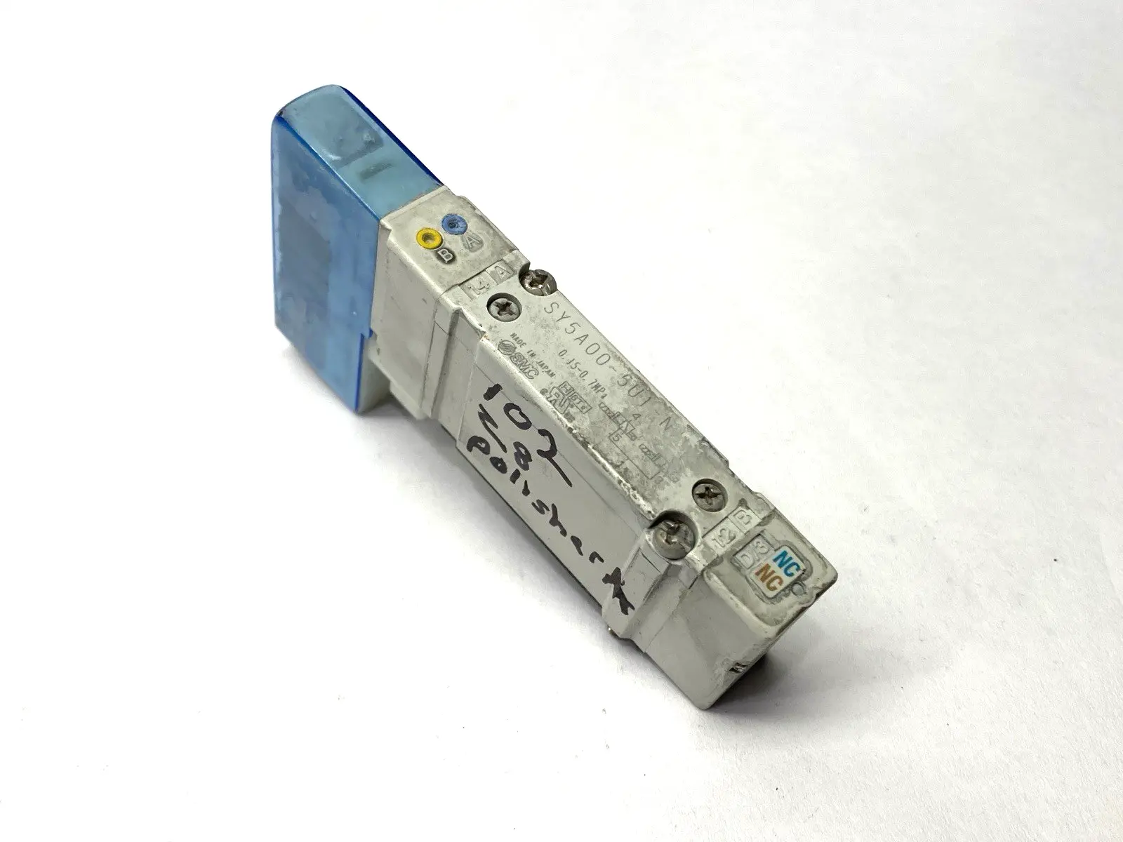 USED SMC PNEUMATIC SOLENOID VALVE DAMAGED