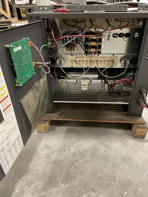 YALE NDR030ACNL36TE110 Electric Narrow-Aisle Reach Forklift w/ Charger 2000 Hr.