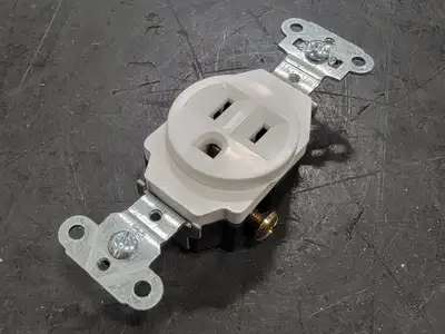 New | in-Stock PASS & SEYMOUR 5251-W Switchgears British Columbia CA | Lenmark #244588
